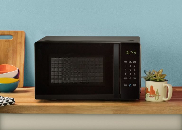 Can You Use Microwave During Thunderstorm?