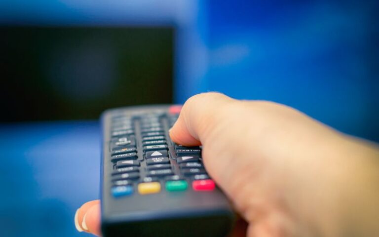 6 Reasons Your TV Remote Not Change Channels Or Volume!